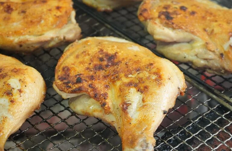 美味しい地鶏 | 通販の炭火焼きなら英彦岳食堂